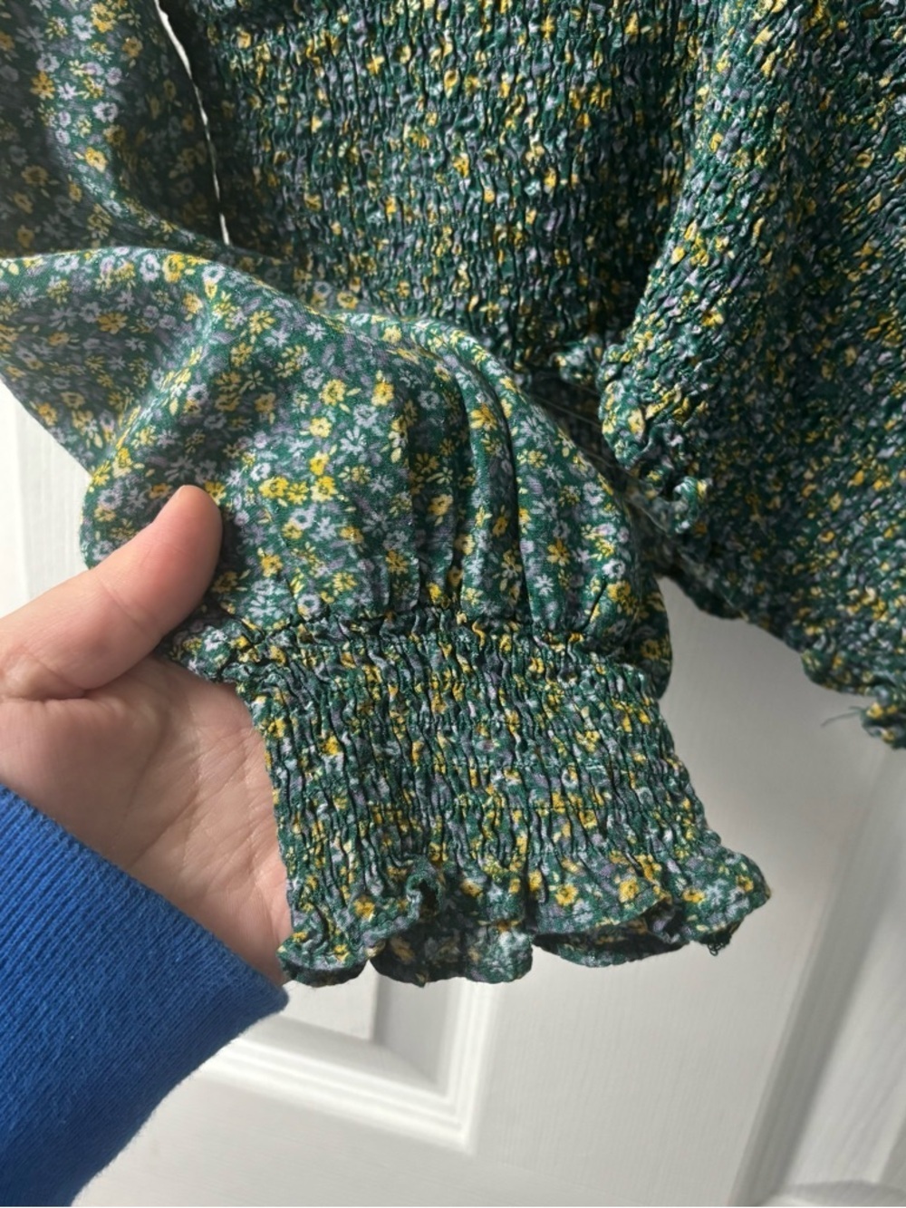 Cottagecore Floral Smocked Crop Blouse Green Boho V-Neck Long Sleeve Top Small - Picture 3 of 9
